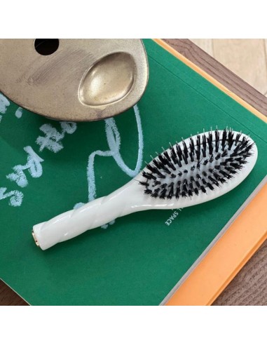 Petite Brosse À Cheveux " N.02 - Blanc crème 50% de réduction en Octobre 2024